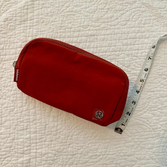 NWT Lululemon Everywhere Belt Bag 1L Terra Orange Fall Limited Color - Picture 2 of 6